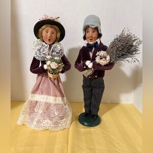 Byers Choice Carolers 2 piece set 2004